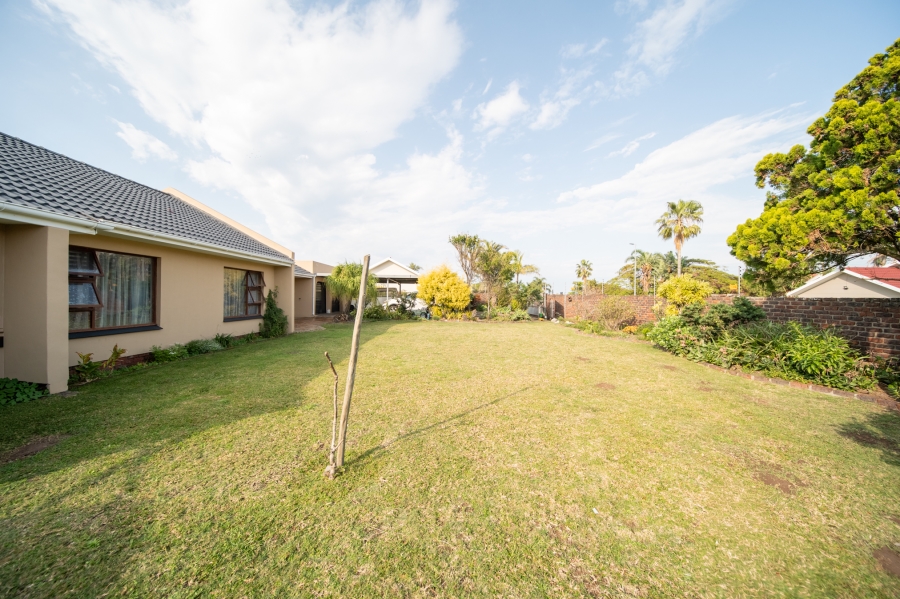 To Let 4 Bedroom Property for Rent in Baysville Eastern Cape
